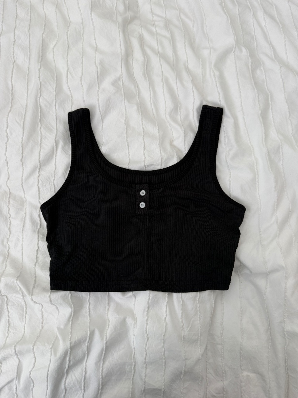 Black crop tank top  size small   details: -no flaws  -comfy  -perfect condition